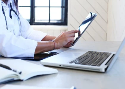 doctor-wearing-white-robe-stethoscope